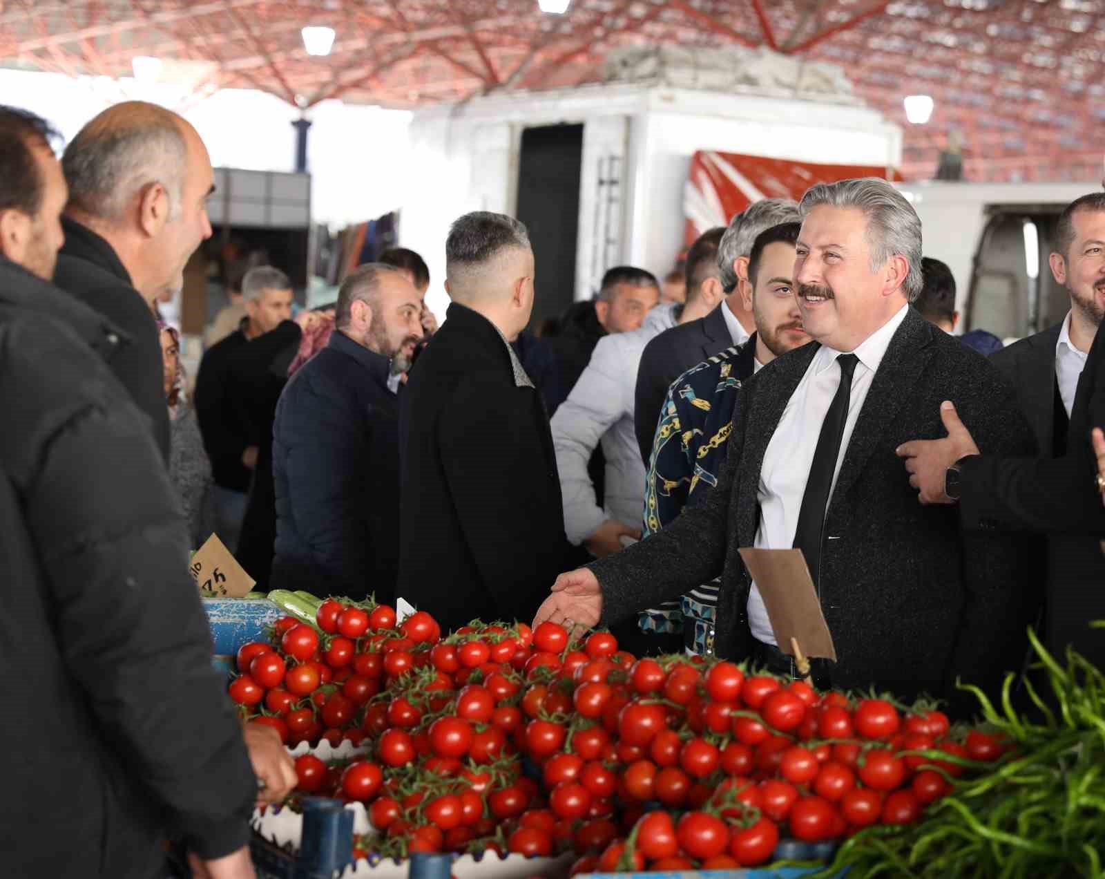 Pazar yerleri, ilçenin ekonomik ve sosyal yaşamına değer katıyor
