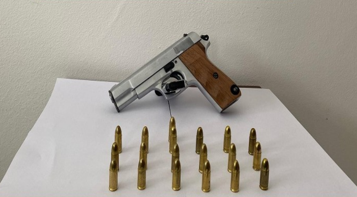 Jandarmadan ka&ccedil;ak silah operasyonu
