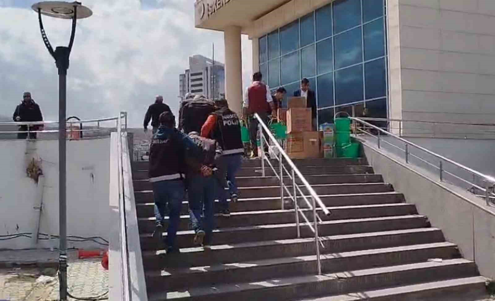 Hatay’da uyuşturucu ticareti yapan 5 kişi tutuklandı