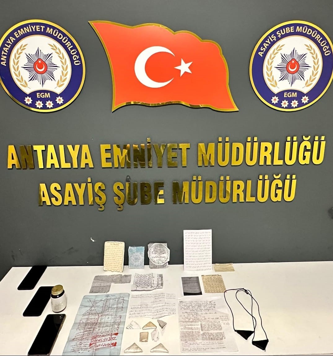 Dini duyguları istismar ederek dolandırıcılık yapan 3 şüpheli tutuklandı