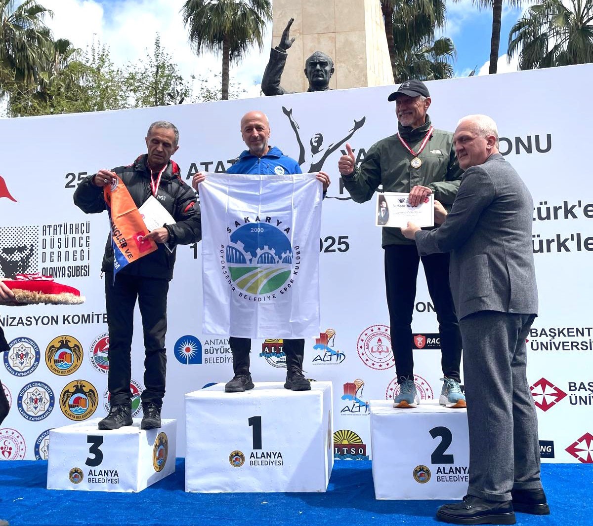 Büyükşehir atleti Alanya’da zirveye yükseldi