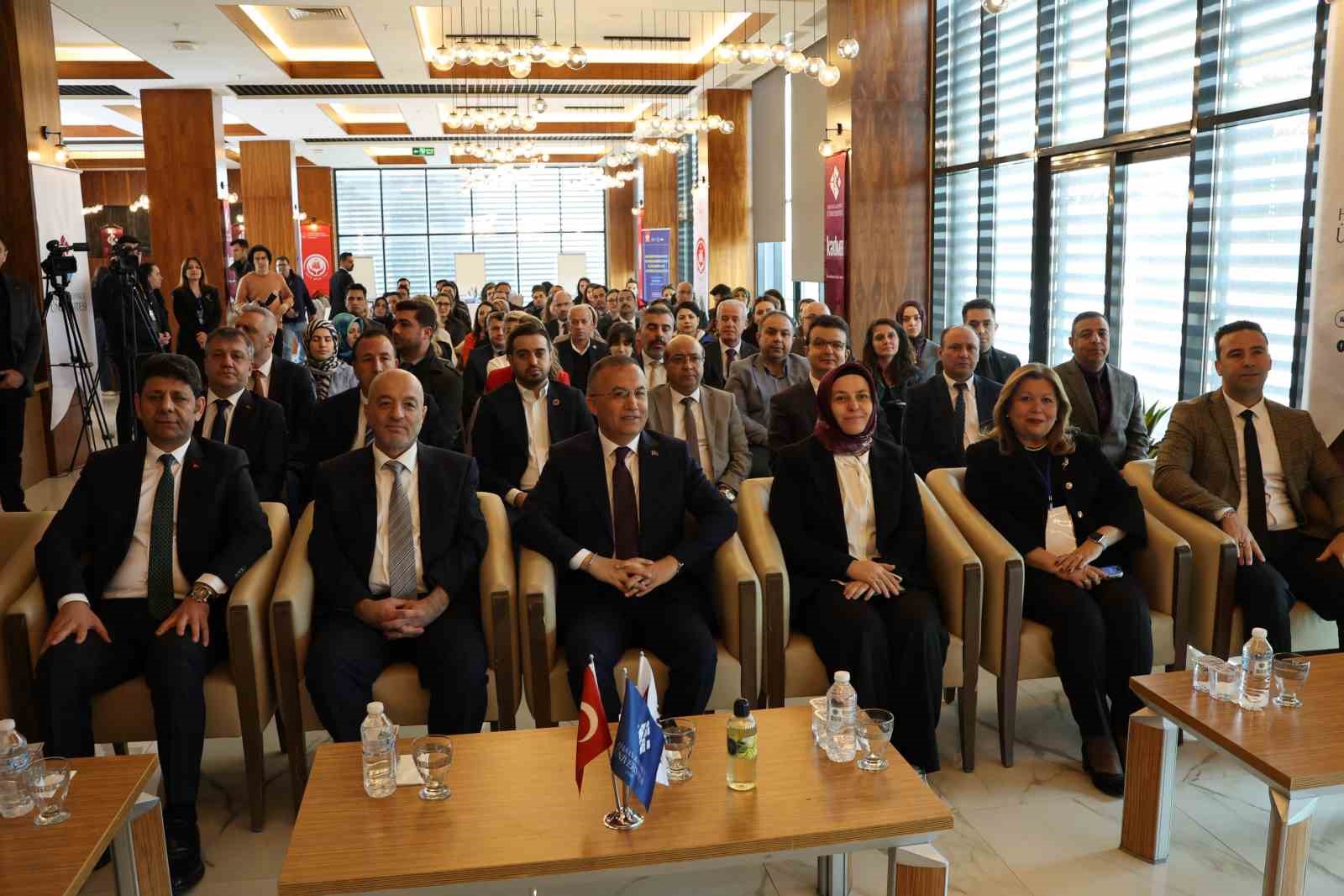 HKÜ’de "Ailenin Korunması ve Güçlendirilmesi İl Eylem Planı Hazırlık Çalıştayı" gerçekleştirildi