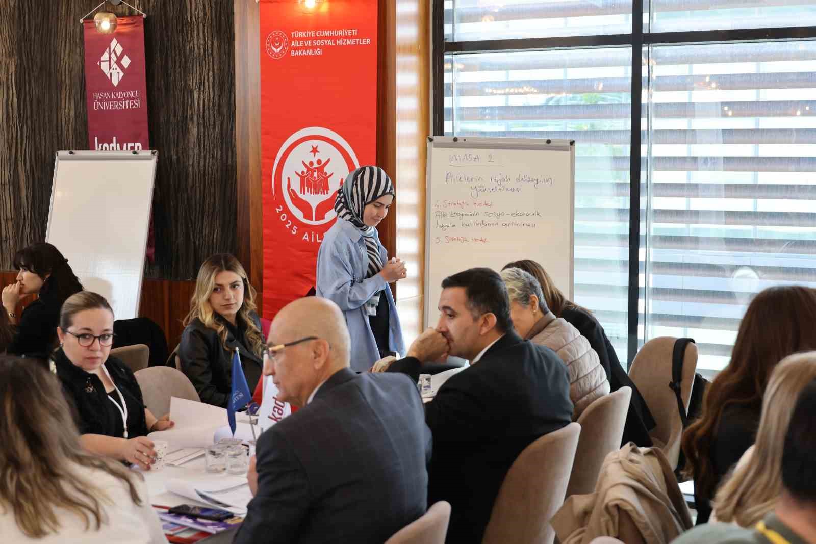 HK&Uuml;&rsquo;de "Ailenin Korunması ve G&uuml;&ccedil;lendirilmesi İl Eylem Planı Hazırlık &Ccedil;alıştayı" ger&ccedil;ekleştirildi
