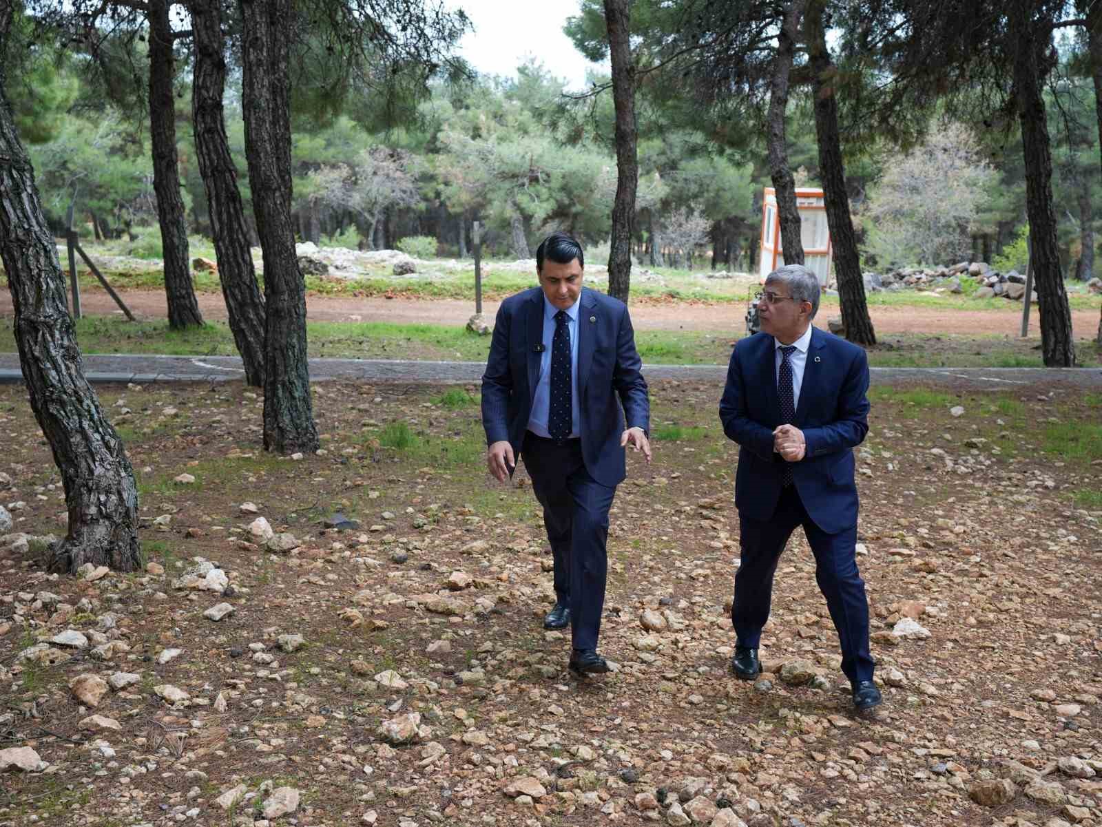 Yılmaz projeleri yerinde inceledi
