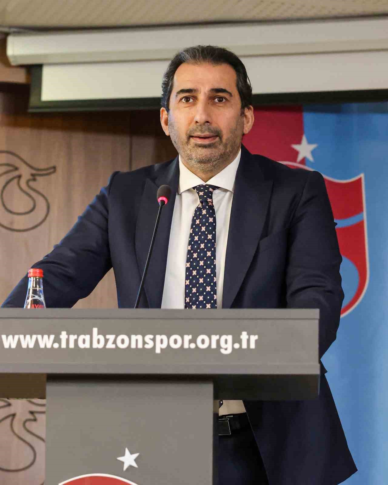 Trabzonspor, akademiden 13 futbolcu ile profesyonel s&ouml;zleşme imzaladı
