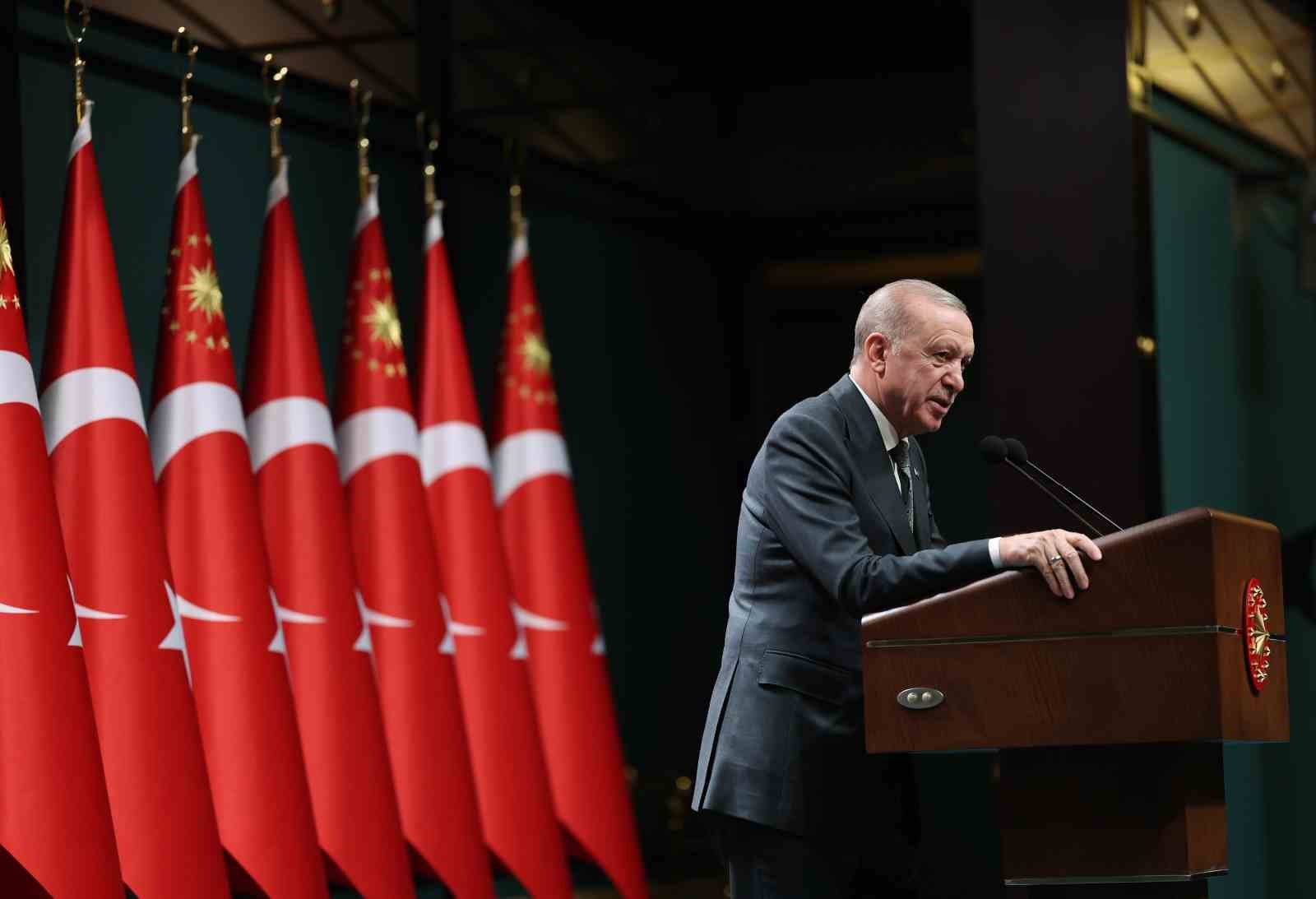 Cumhurbaşkanı Erdoğan: "25 bin yeni öğretmen ataması sürecini başlattığımızın müjdesini gençlerimizle paylaşmak istiyorum"
