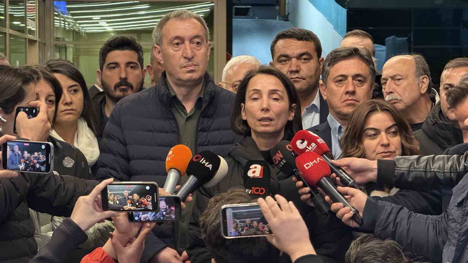 DEM Parti Eş Genel Başkanları, Sırrı Süreyya Önder’e hastanede ziyarette bulundu
