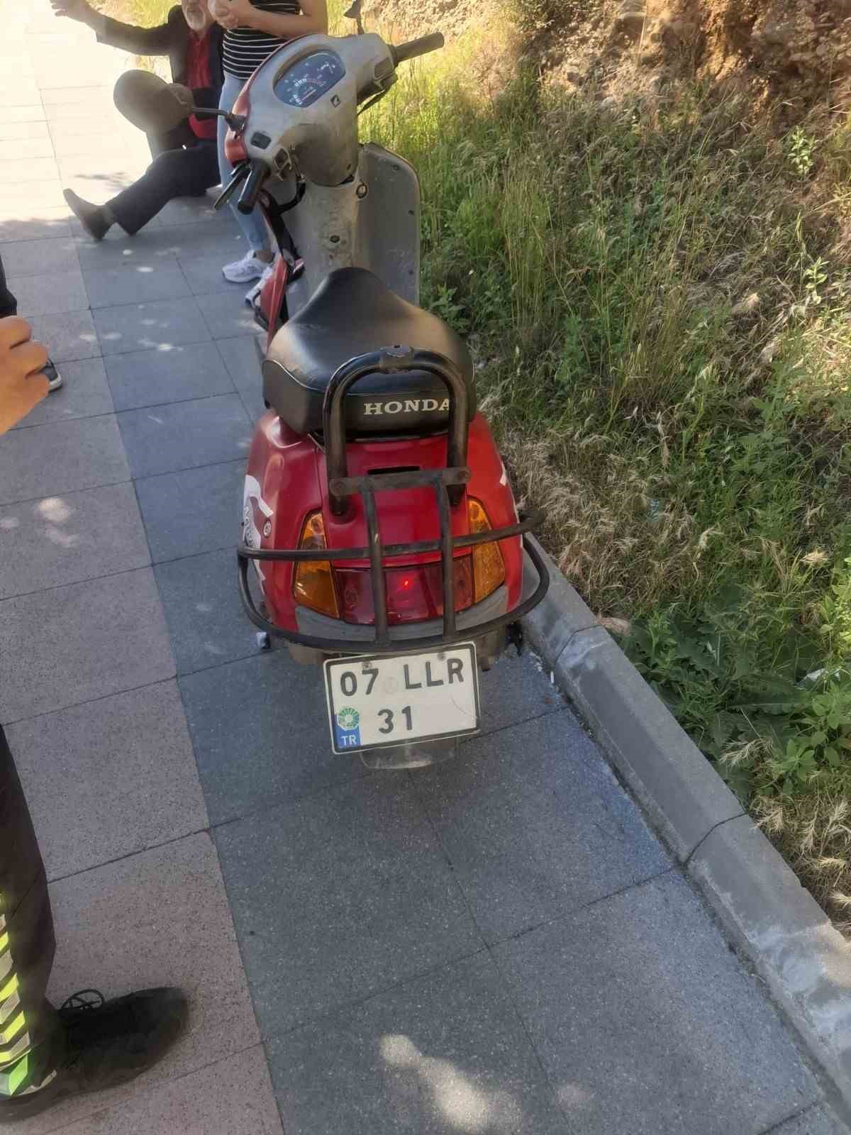 Manavgat’ta iki motosiklet çarpıştı: 2 yaralı