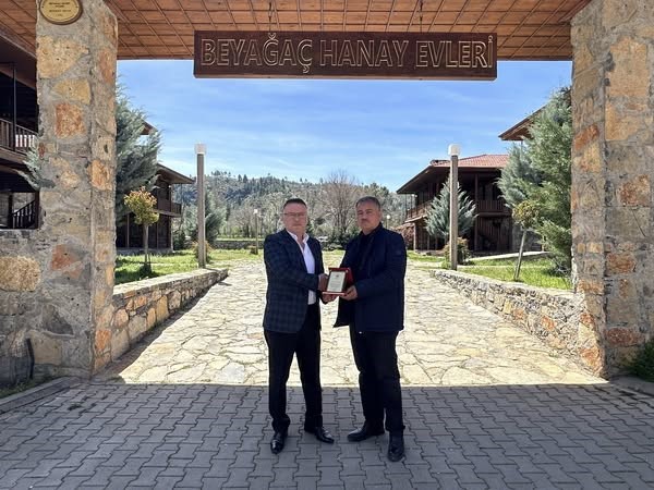 Beyağaç Belediyesinin emektar zabıtasına duygusal veda