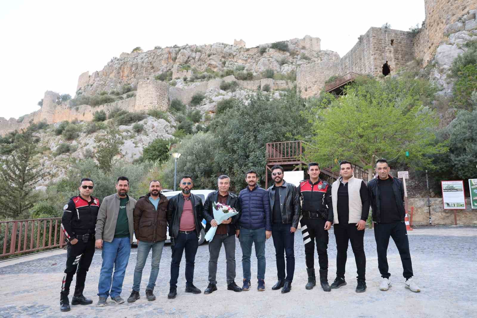 Adana usul&uuml; Polis Haftası kutlaması az daha karakolda bitecekti
