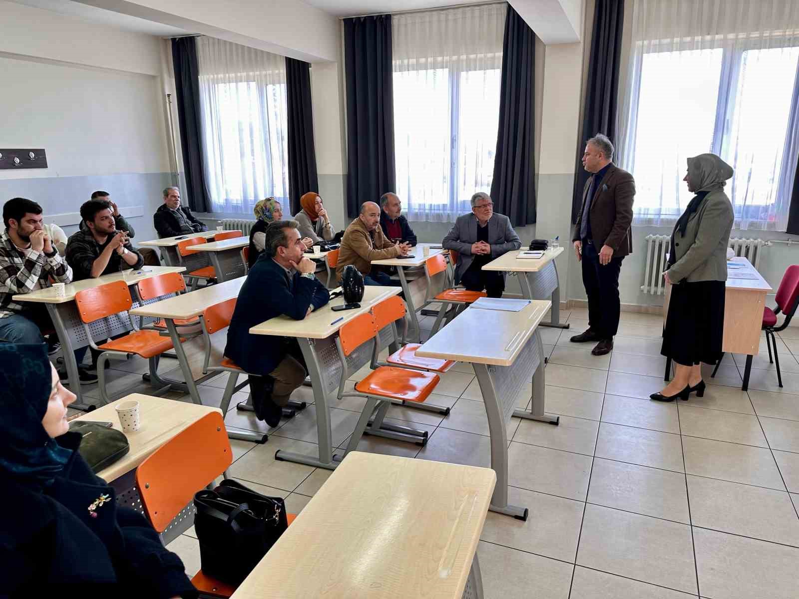 Öğretmenlere ’Din, Ahlak ve Değer Öğretimi’ semineri