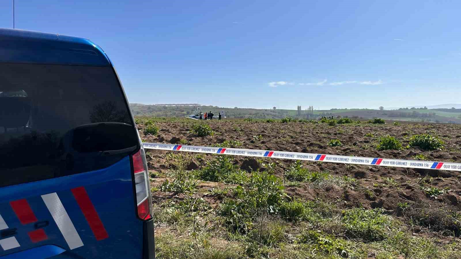 Bursa’da eğitim uçağı tarlaya mecburi iniş yaptı