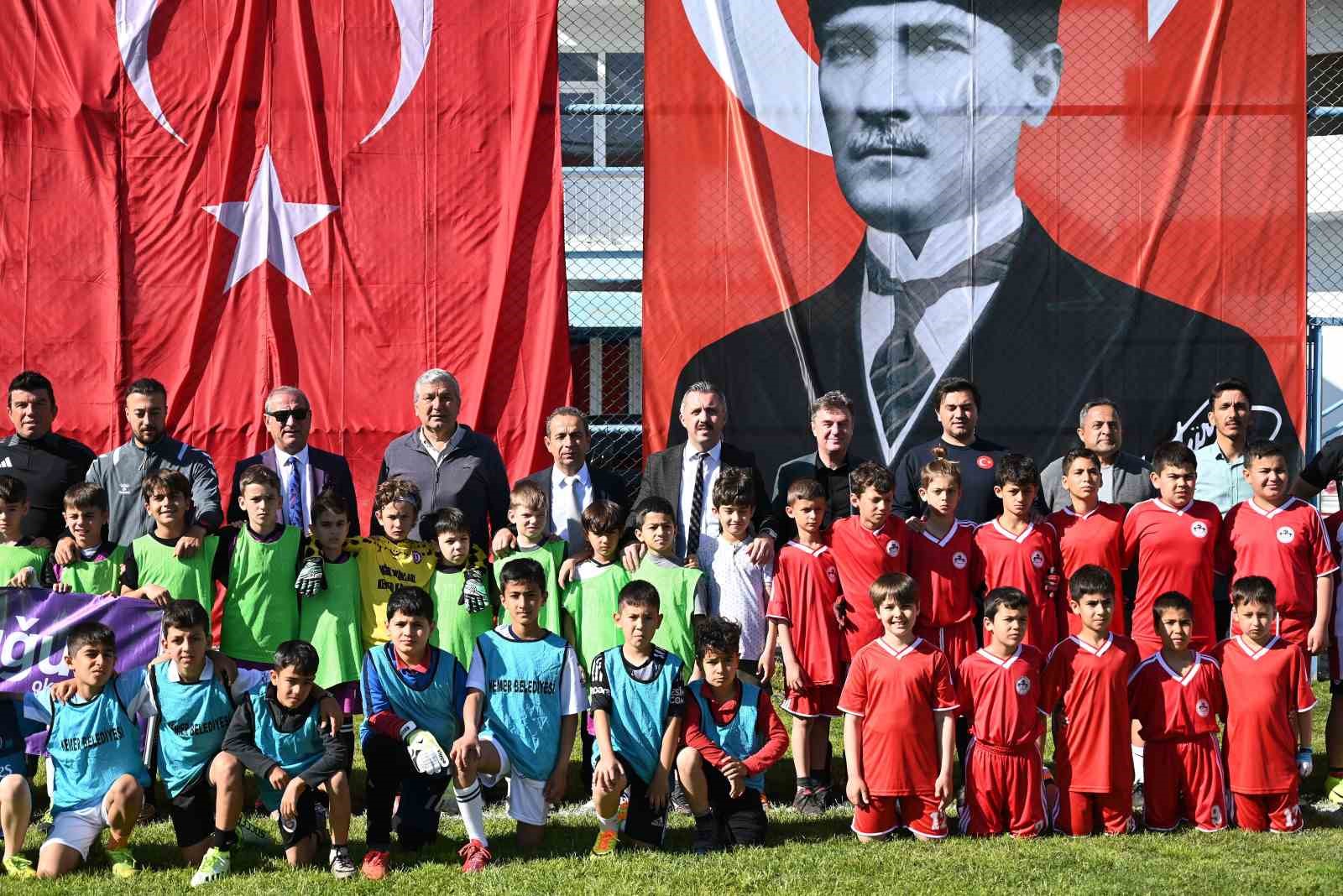 Kemer’de 23 Nisan Futbol Turnuvası başladı
