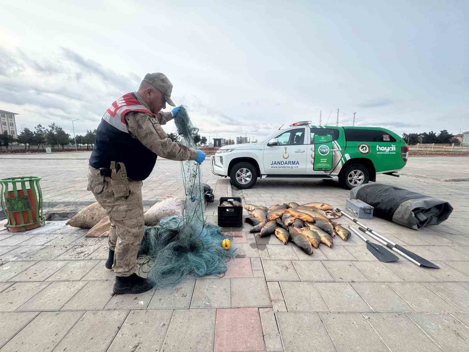 Kaçak balık avlayan şahsa 221 bin lira ceza