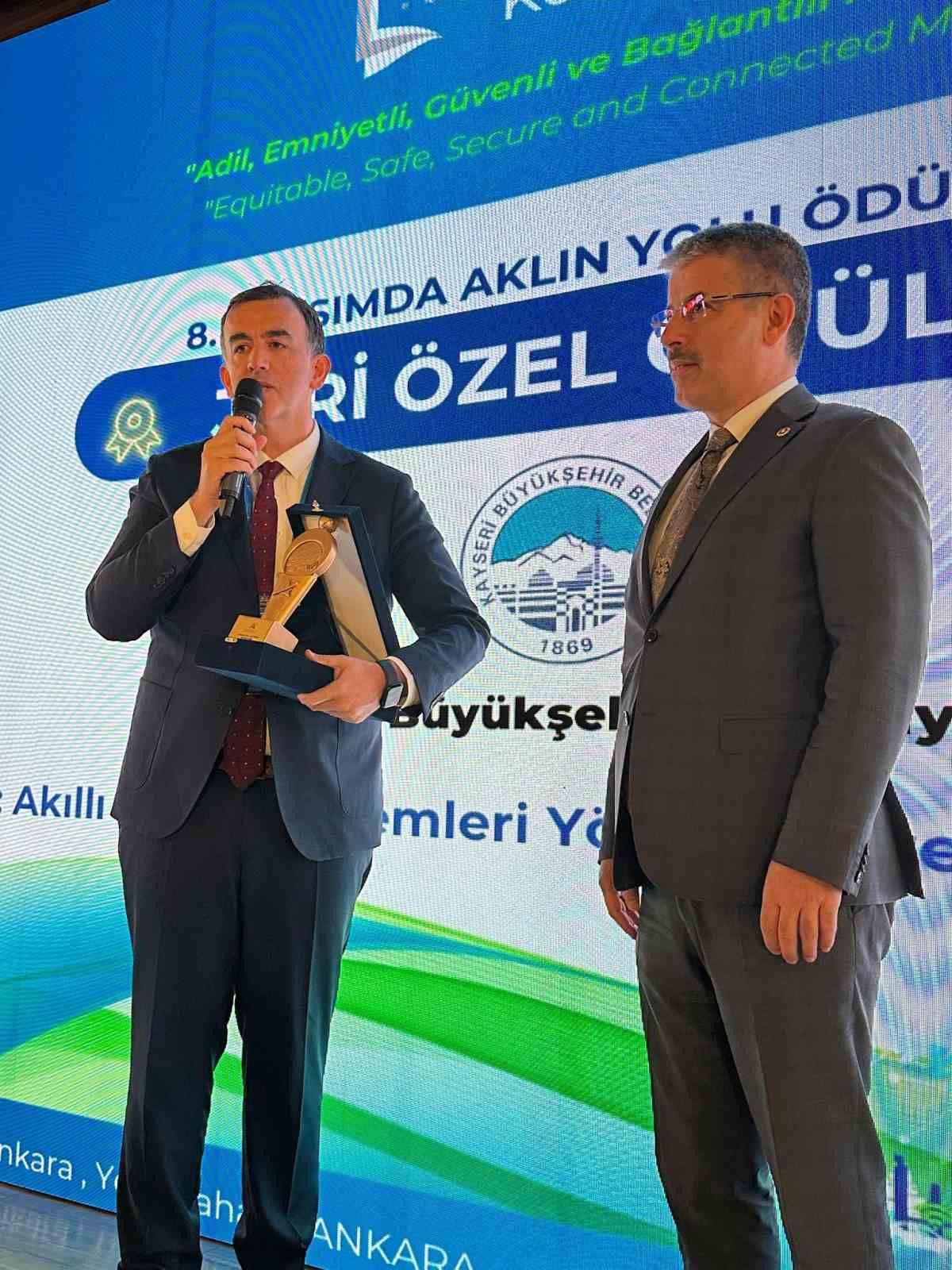 Kayseri B&uuml;y&uuml;kşehir&rsquo;e Akıllı Ulaşım Sistemi ile j&uuml;ri &ouml;zel &ouml;d&uuml;l&uuml;
