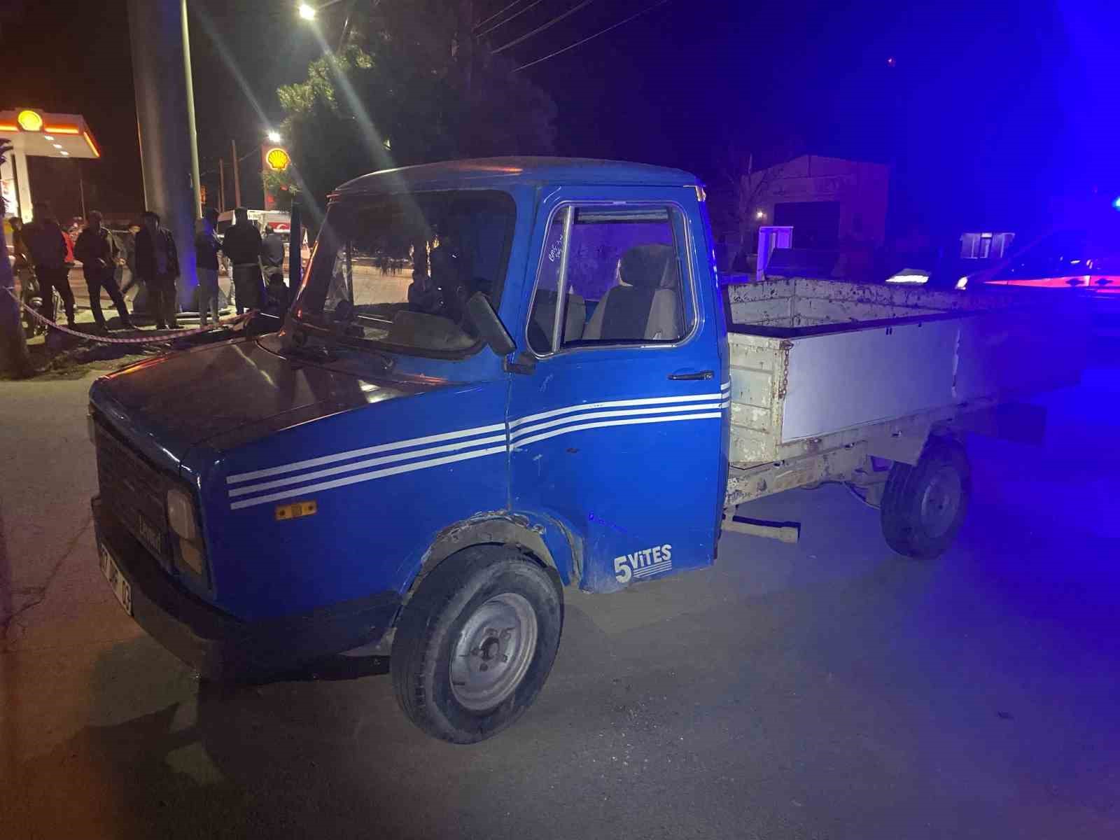 Antalya’da motosiklet ile kamyonet çarpıştı: 1 ölü, 1 yaralı