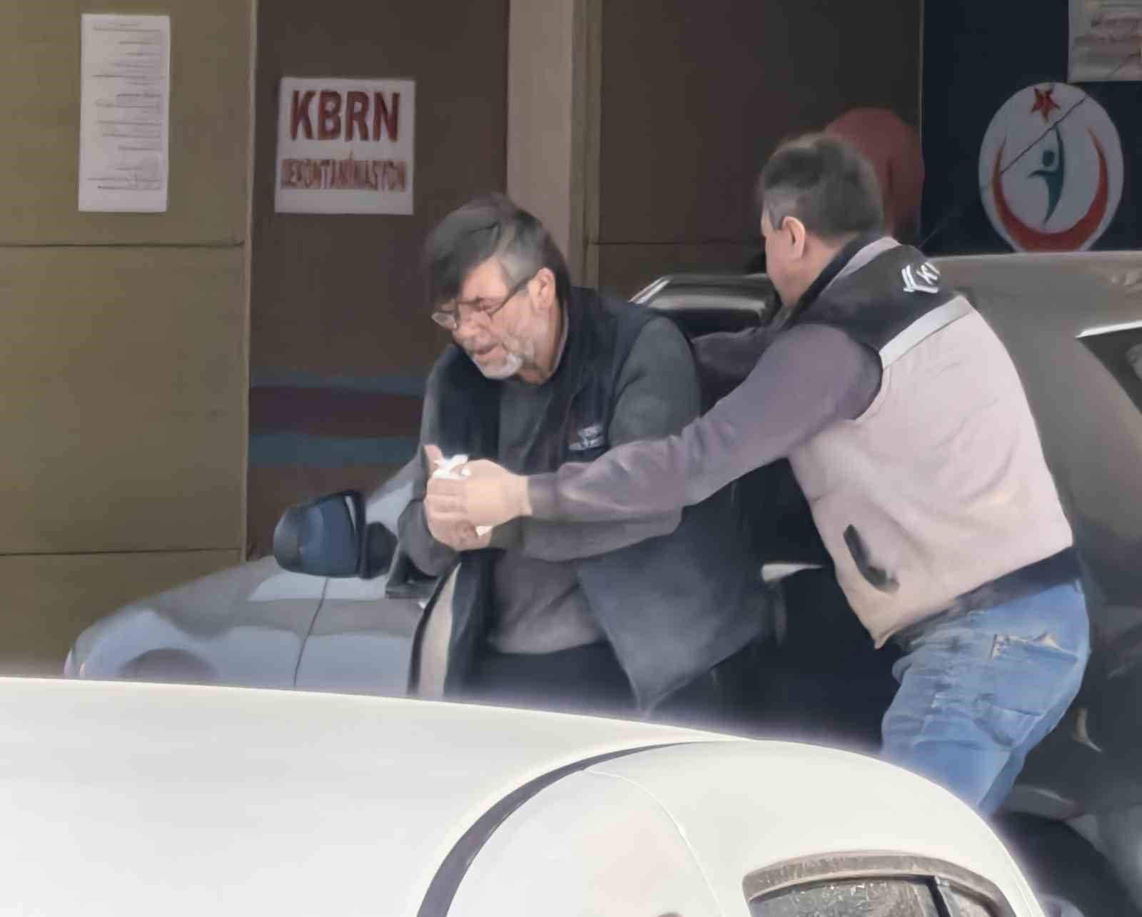 Elini makineye kaptıran işçinin 3 parmağı koptu