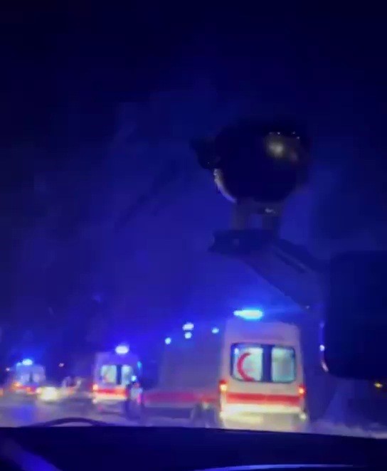 S&ouml;ğ&uuml;tl&uuml;&rsquo;de tarlaya u&ccedil;an otomobildeki 4 kişi yaralandı
