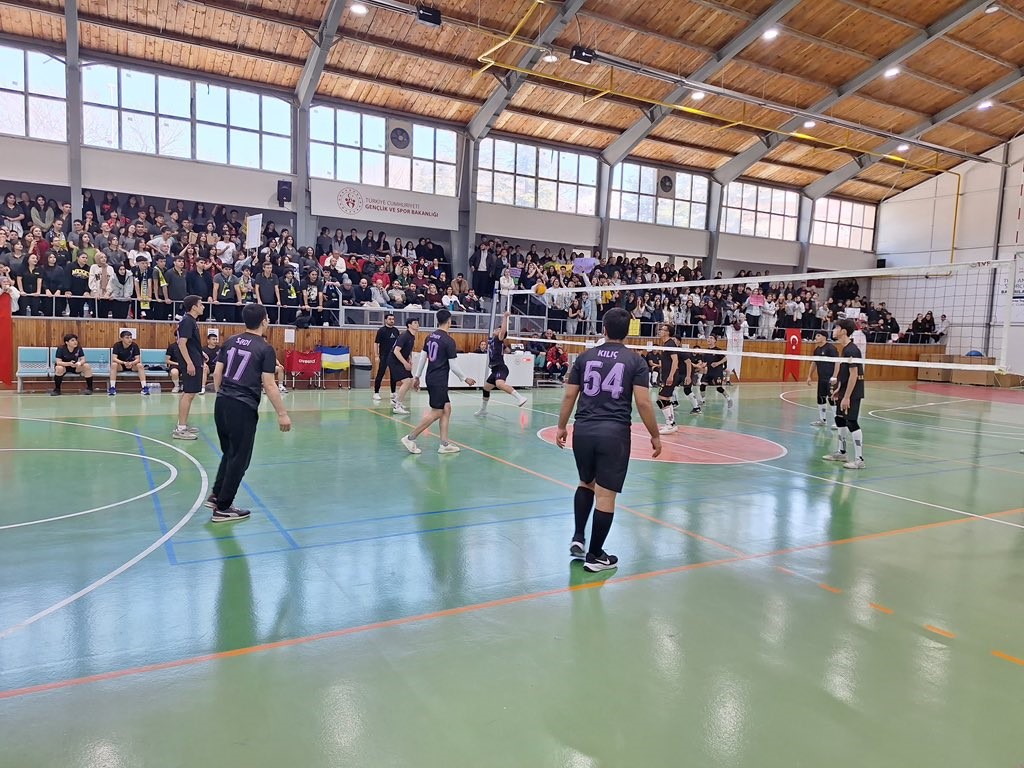 Sivrihisar’da Liseler Arası Erkek Voleybol Şampiyonası tamamlandı