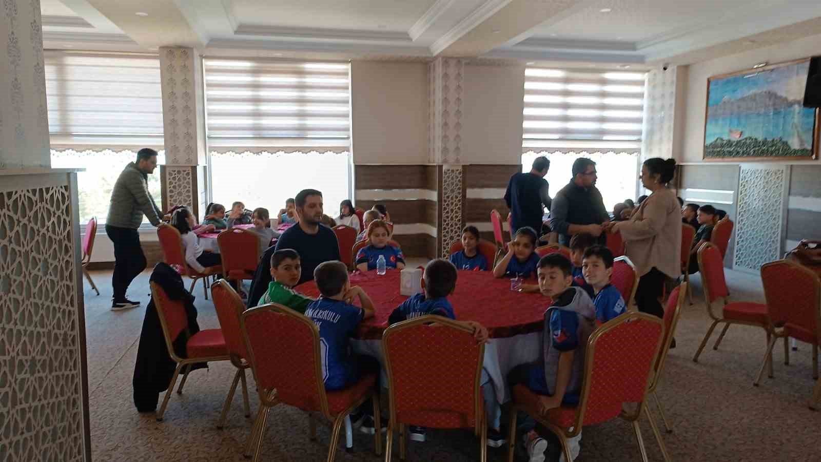 Beyşehir&rsquo;de geleneksel &ccedil;ocuk oyunları turnuvası heyecanı
