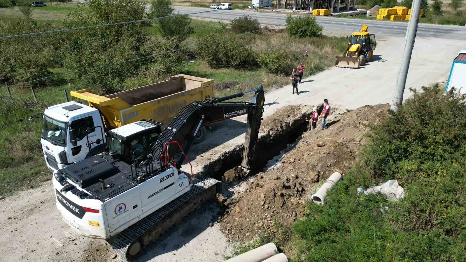 Düzce’de 4 bin 379 metre kanalizasyon hattı çekildi