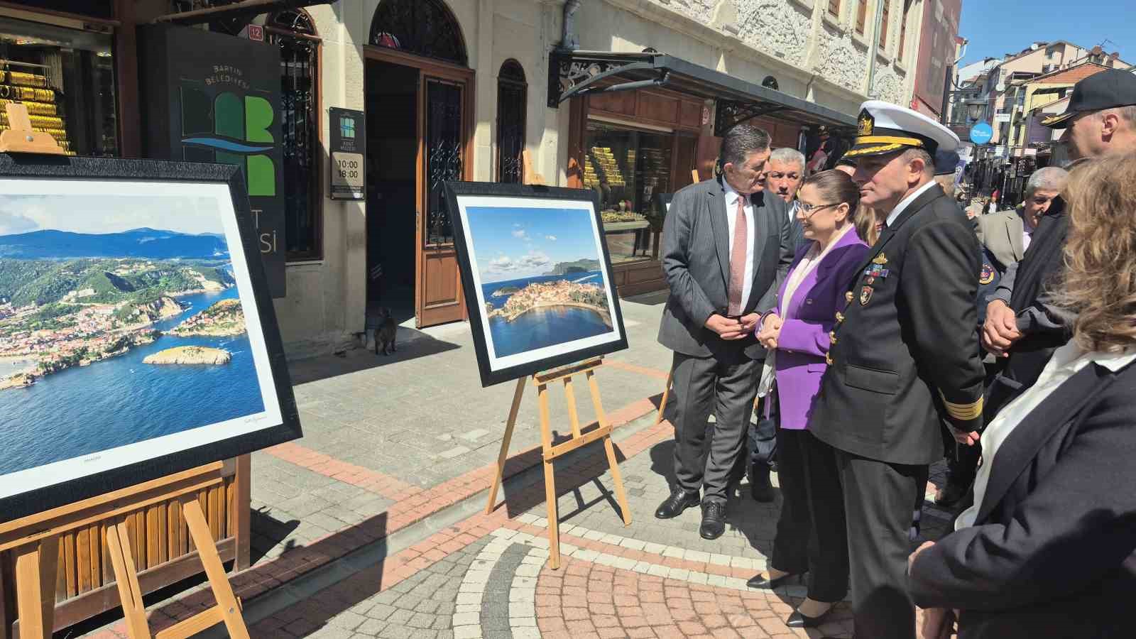 Fotoğraf sergisinde Vali Arslan&rsquo;a yanardağ s&uuml;rprizi
