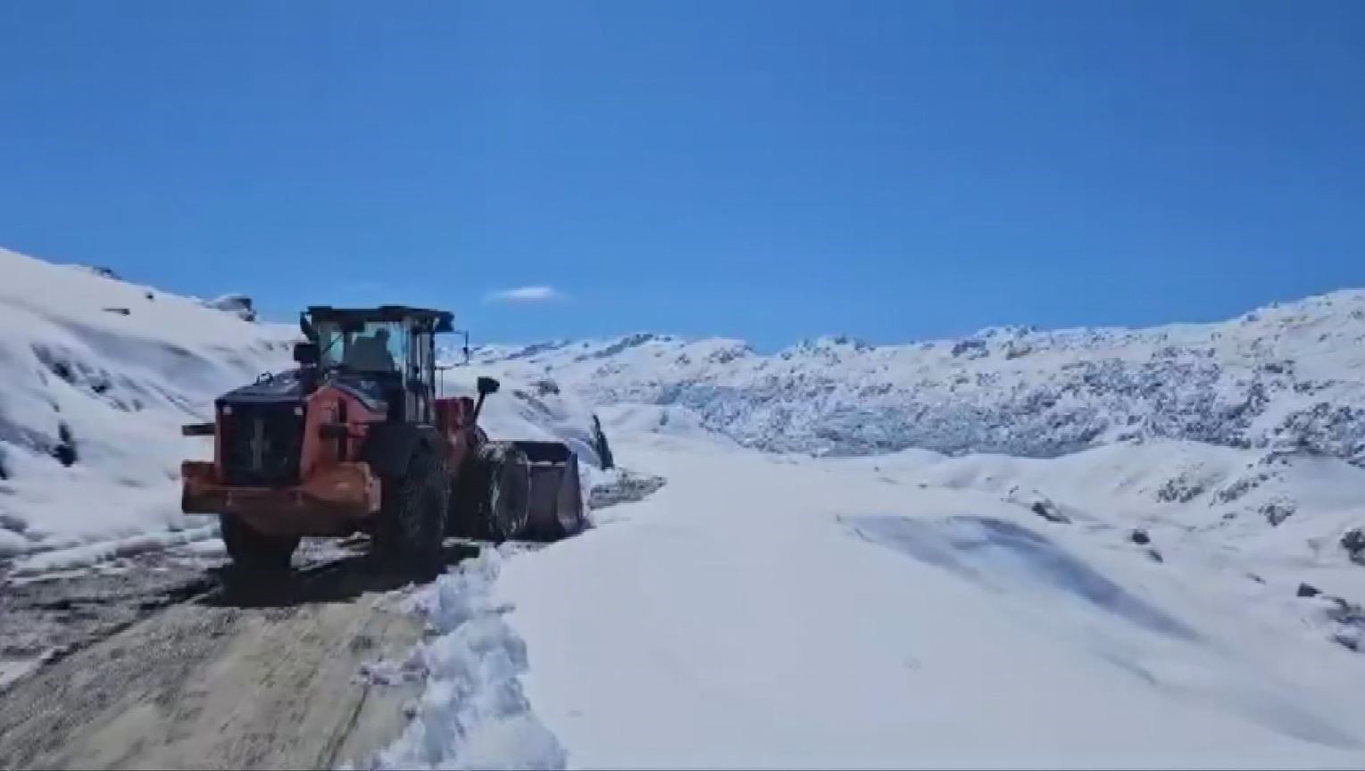 Şırnak’ta kar 25 santimi geçti