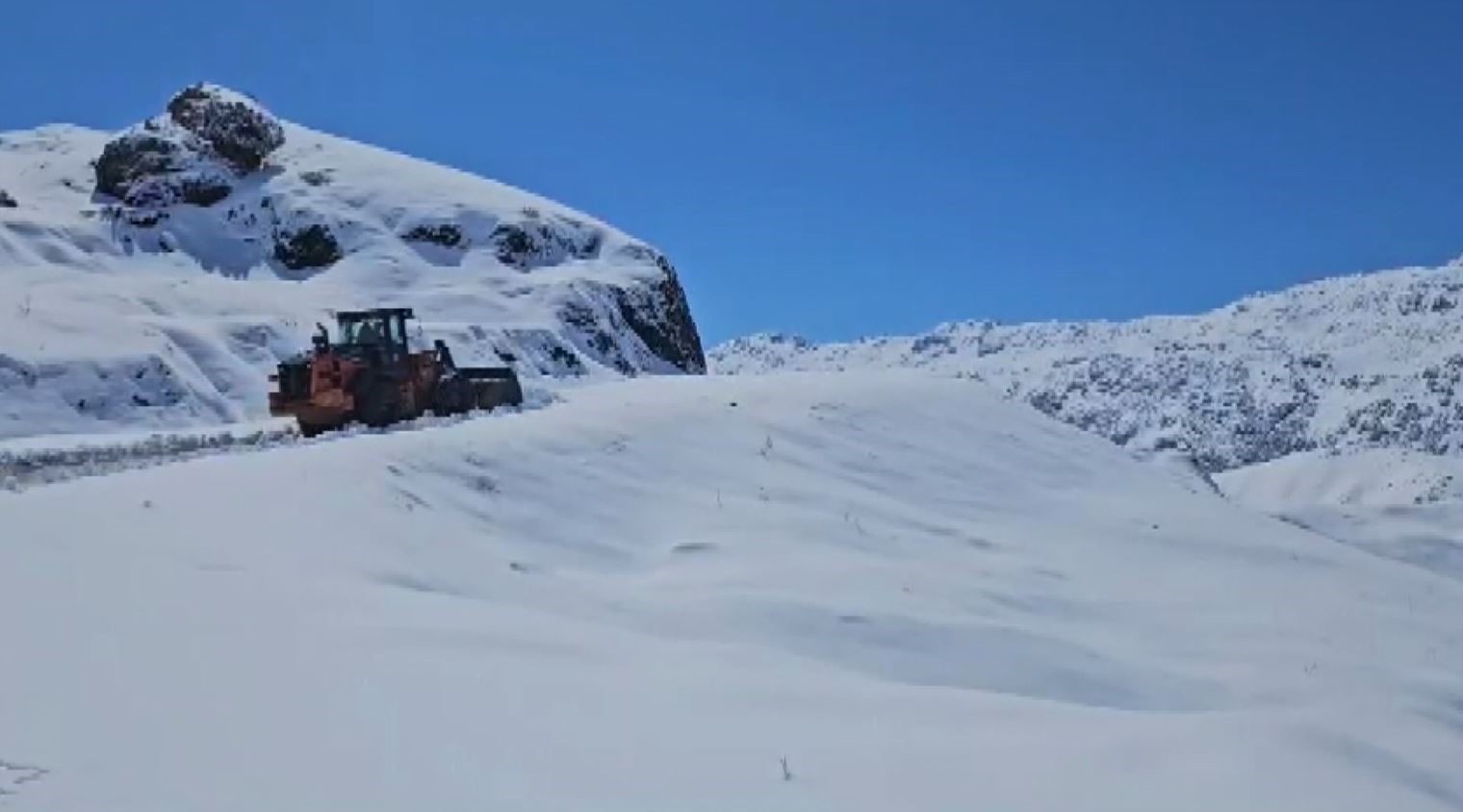 Şırnak&rsquo;ta kar 25 santimi ge&ccedil;ti
