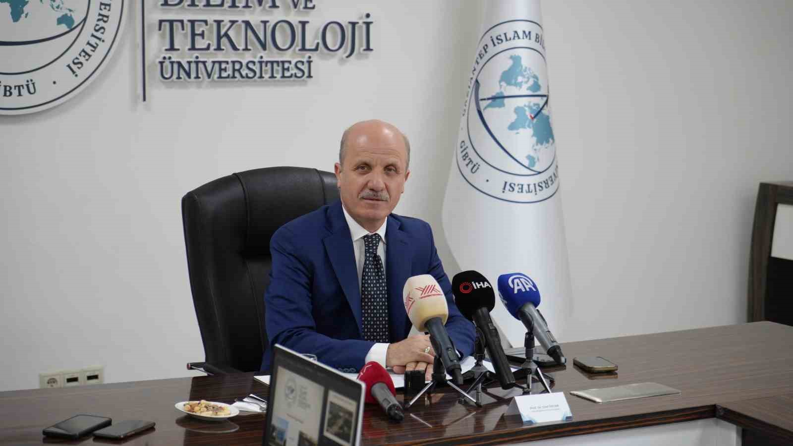 YÖK Başkanı Prof. Dr. Erol Özvar: "Mağdur coğrafyalardaki akademisyen ve öğrencilere kapımız açık"