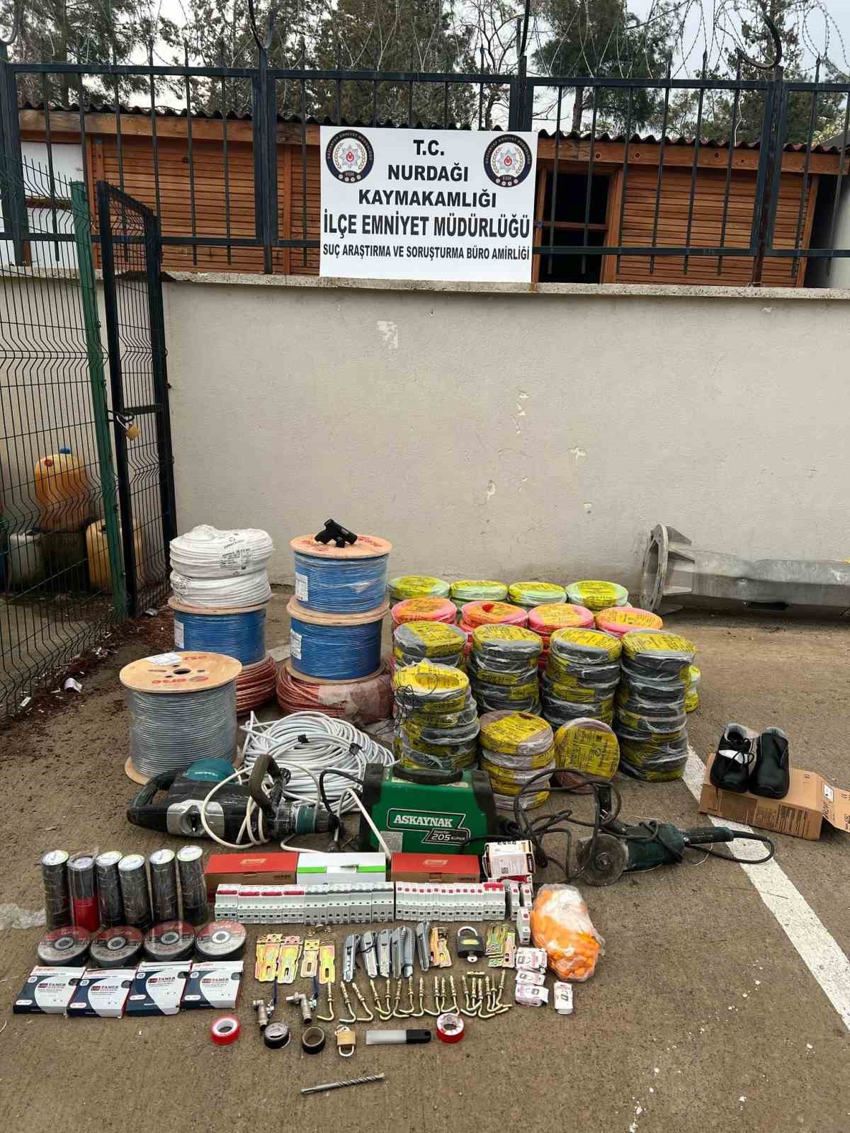 Gaziantep’te 600 bin TL’lik elektrik kablosu hırsızlığı: 6 şahıs tutuklandı