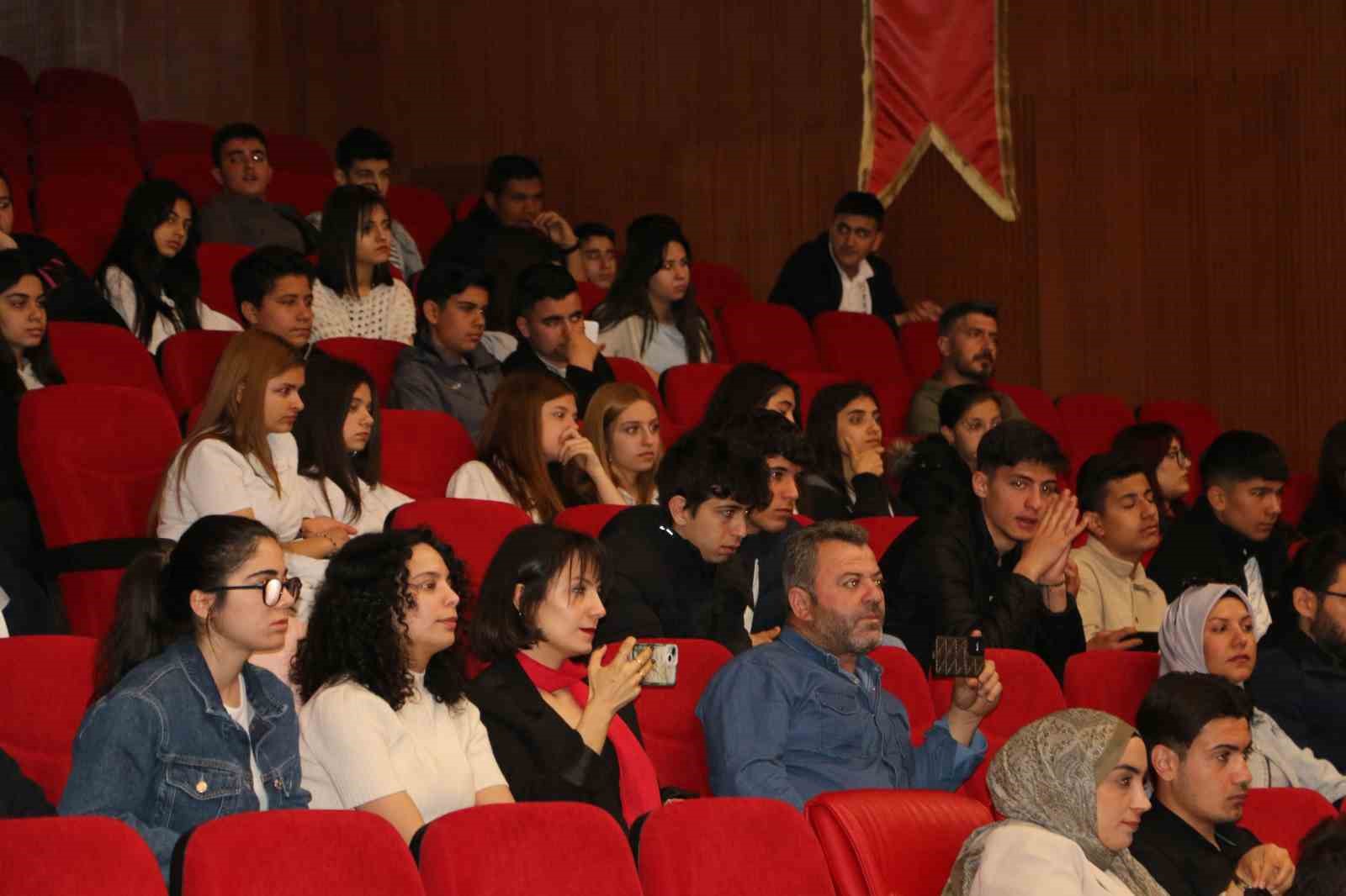 Diyarbakır’da liseler arası müzik yarışmasının finali yapıldı