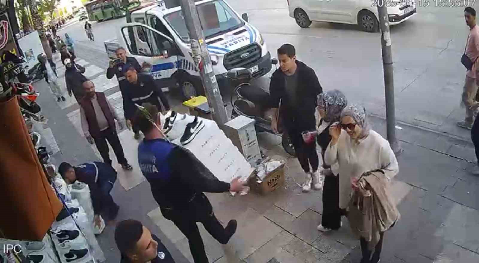 Denizli’de esnaf ile zabıta arasında kaldırım işgali gerilimi