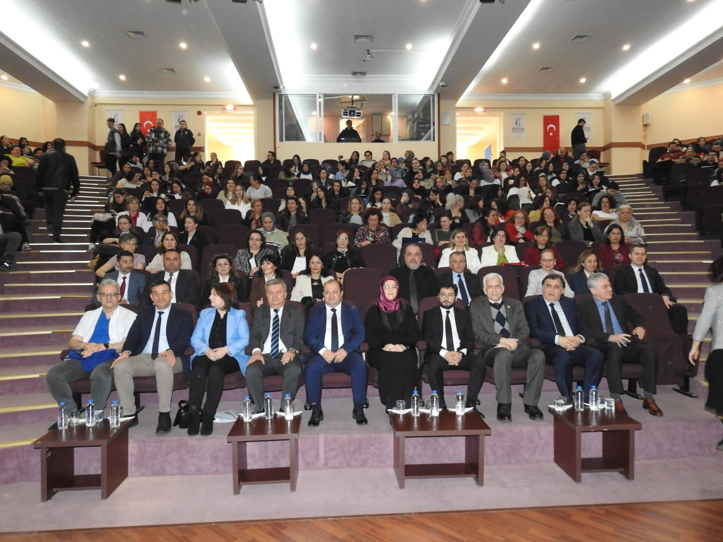 Manisa’da ’Doğal doğum’ Sempozyumu gerçekleştirildi