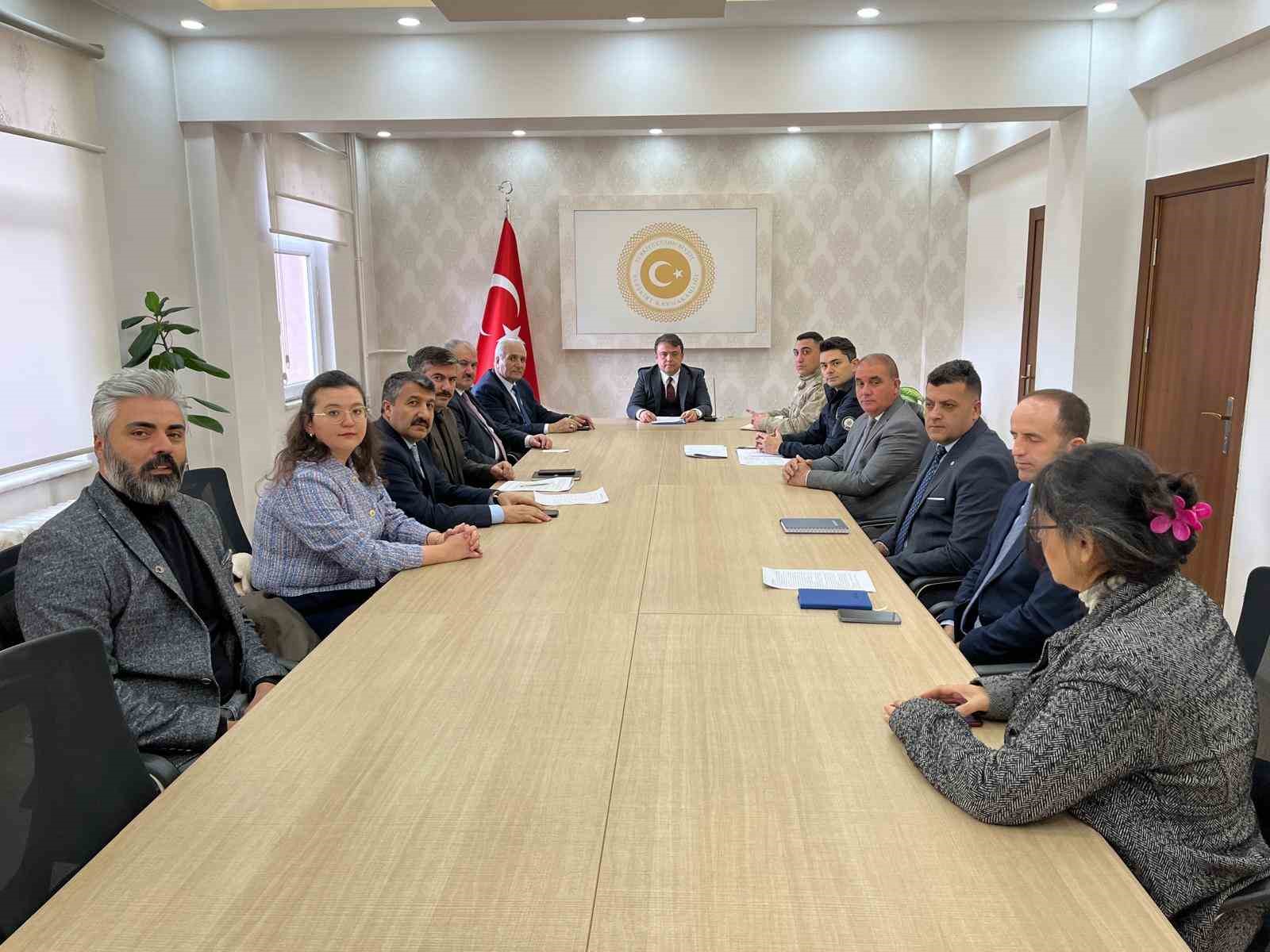 Eleşkirt’te sokak hayvanlarını koruma kurulu toplantısı yapıldı