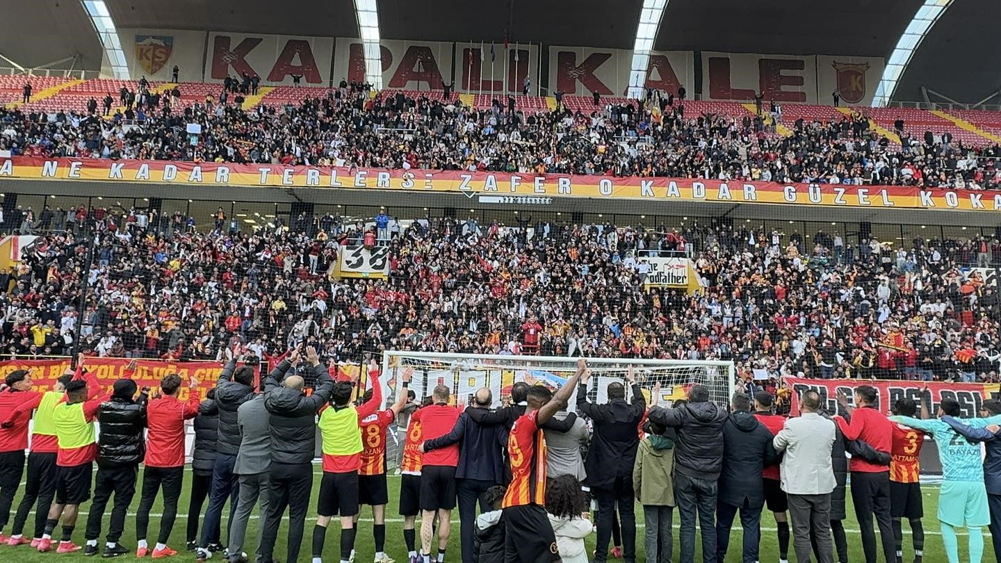 Kayserispor-Kasımpaşa maçını 13 bin 906 taraftar izledi