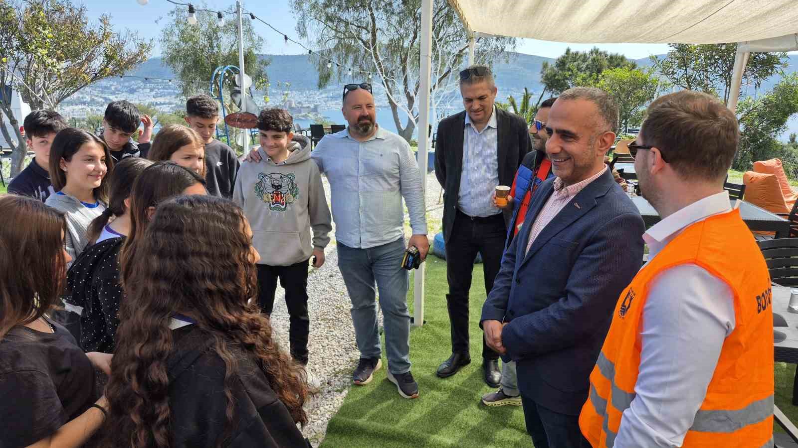 Turizm Haftası’nı temizlik yaparak kutladılar