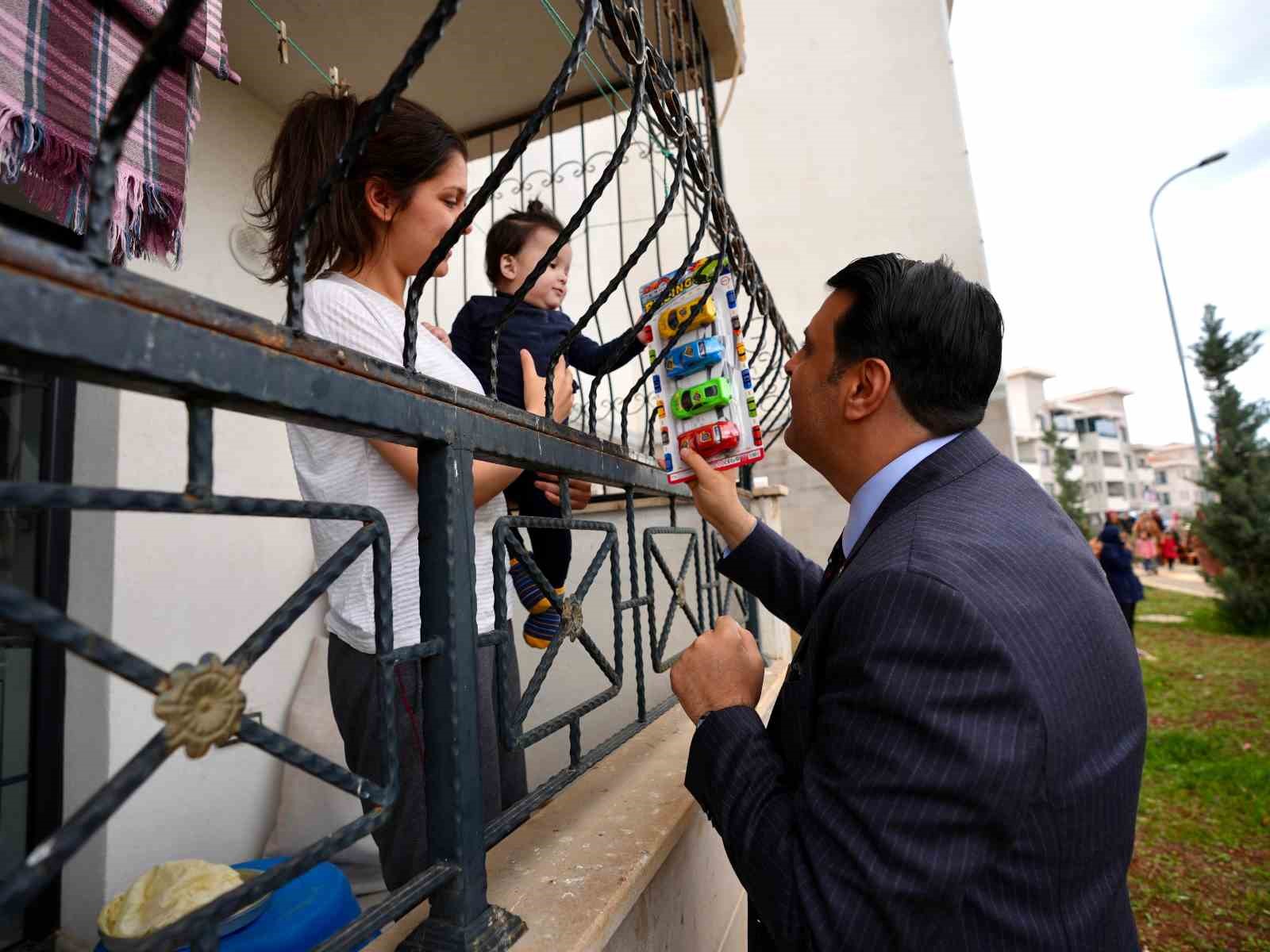 Yılmaz, vatandaşlarla bir araya geldi