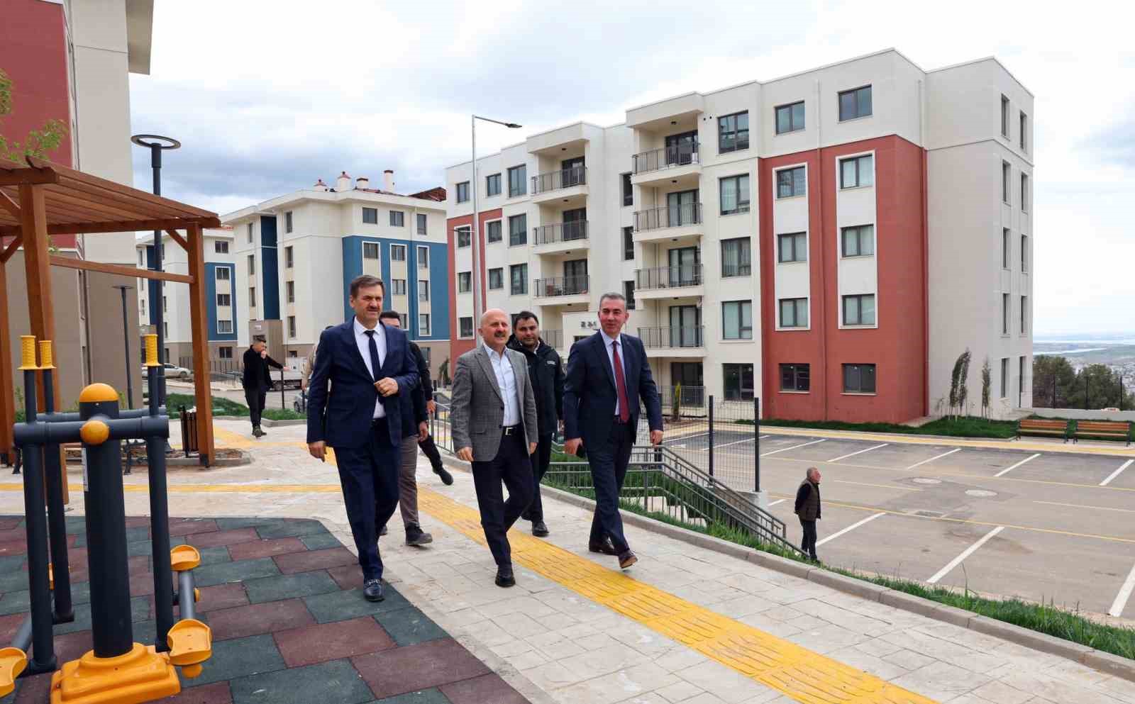 Kalıcı deprem konutları incelendi