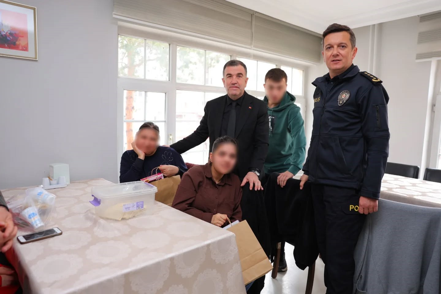 Vali Eldivan, &ouml;zel &ouml;ğrencilerle bir araya geldi
