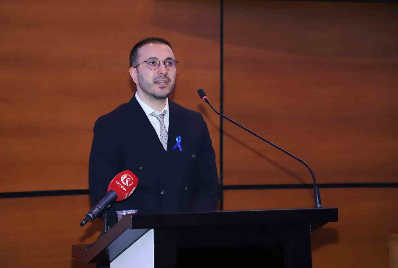 Atat&uuml;rk &Uuml;niversitesi&rsquo;nde otizm farkındalığına duyarlı yaklaşım
