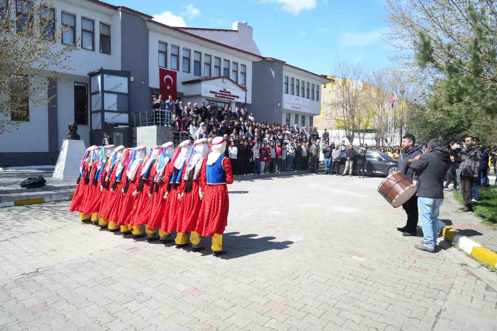Muş’ta Turizm Haftası renkli etkinliklerle kutlandı