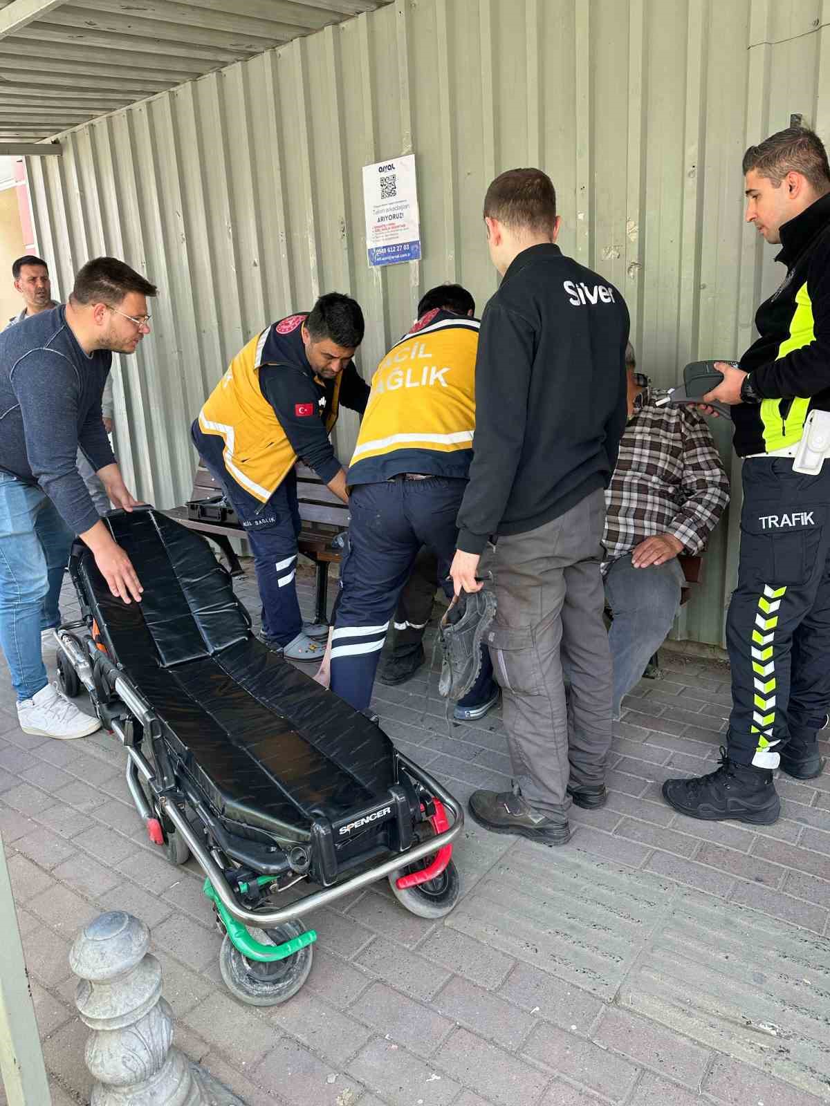 Muratlı&rsquo;da motosiklet ile minib&uuml;s &ccedil;arpıştı: 1 yaralı
