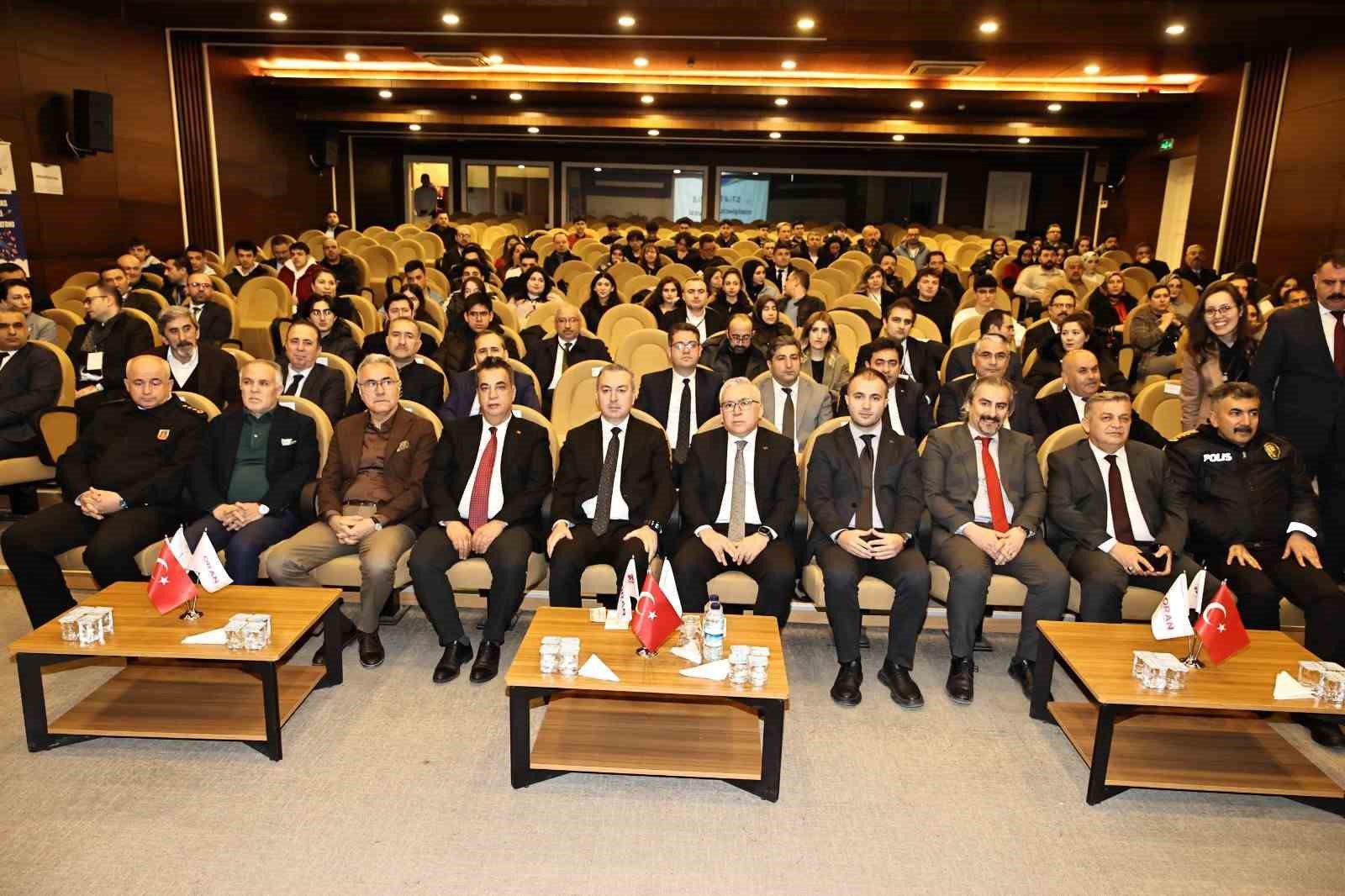 Özdemir: "Sihirli kelimemiz girişimcilik"