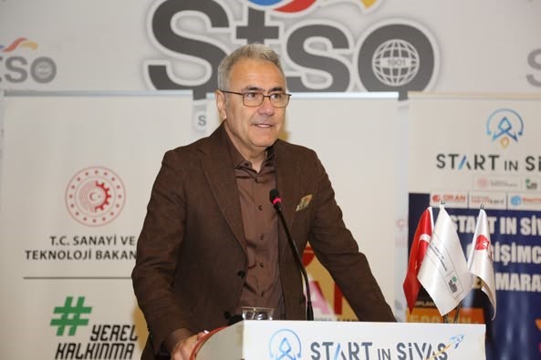 &Ouml;zdemir: "Sihirli kelimemiz girişimcilik"
