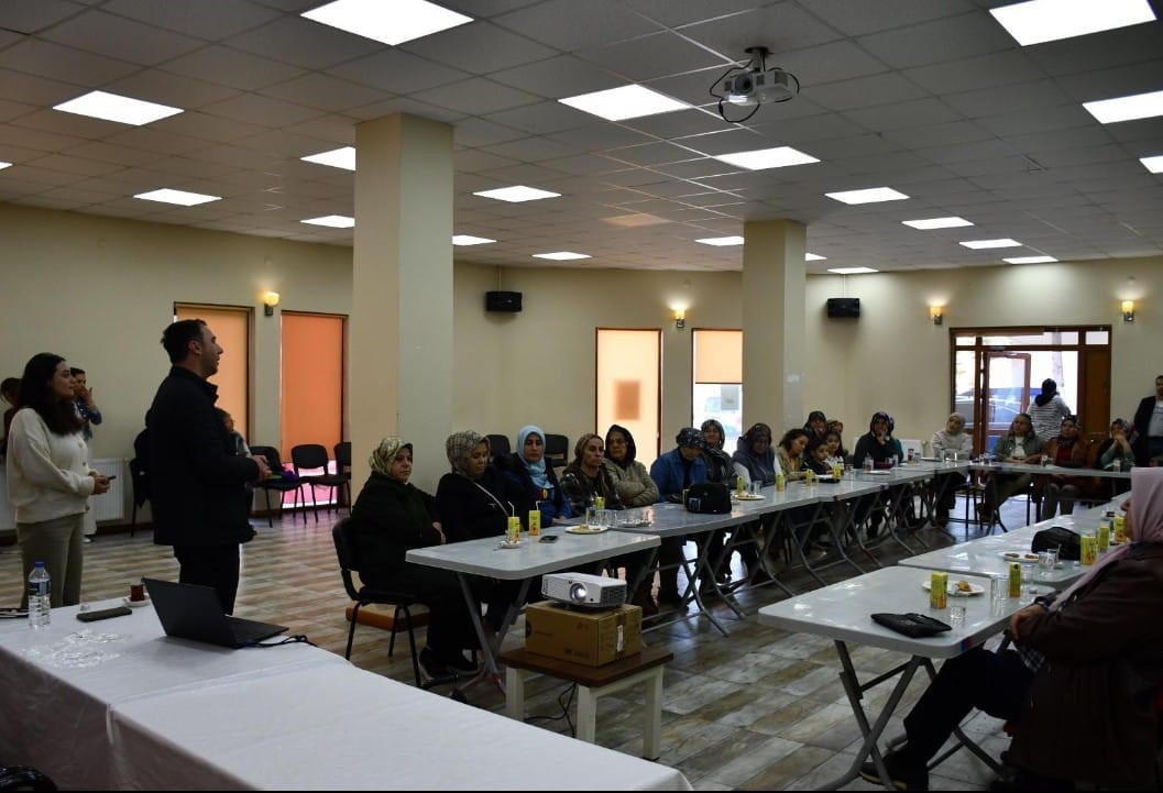 Beylikova&rsquo;da  "Kadınların Kooperatiflerde G&uuml;&ccedil;lendirilmesi Projesi" toplantısı ger&ccedil;ekleştirildi
