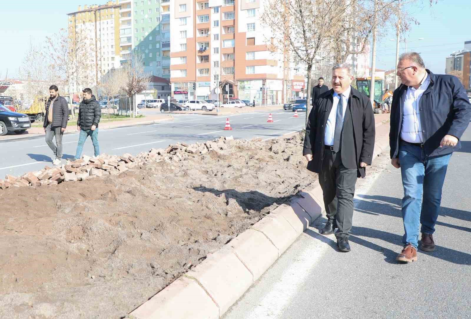 Başkan Palancıoğlu: "Daha yeşil ve daha estetik bir Melikgazi için çalışıyoruz"
