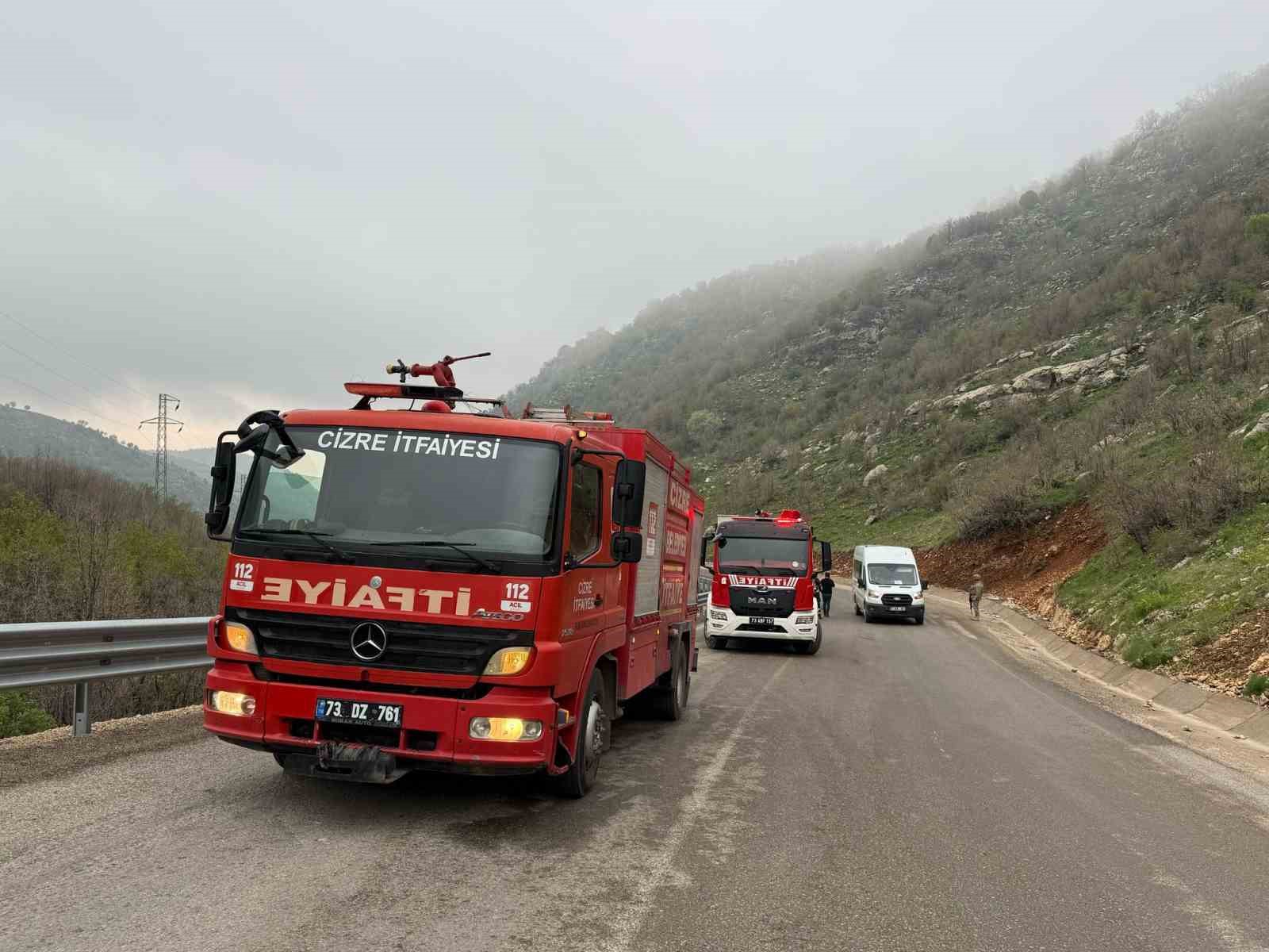 Şırnak’ta faciadan dönüldü: Seyir halindeki akaryakıt tankeri alevlere teslim oldu