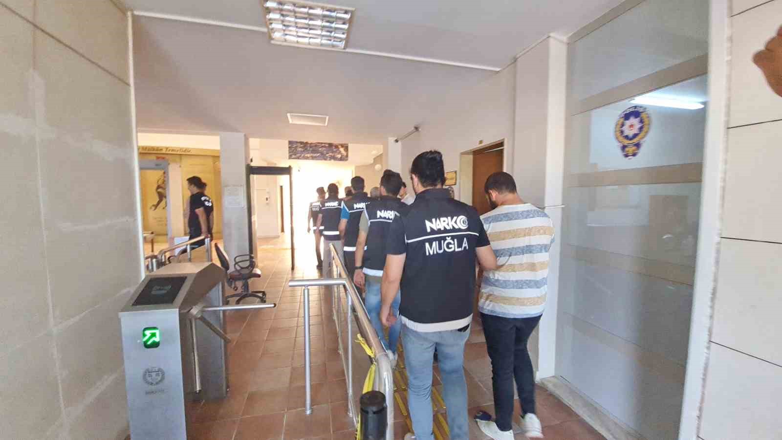 Uluslararası uyuşturucu sevkiyatında sanıklara 30&rsquo;ar yıl hapis cezası
