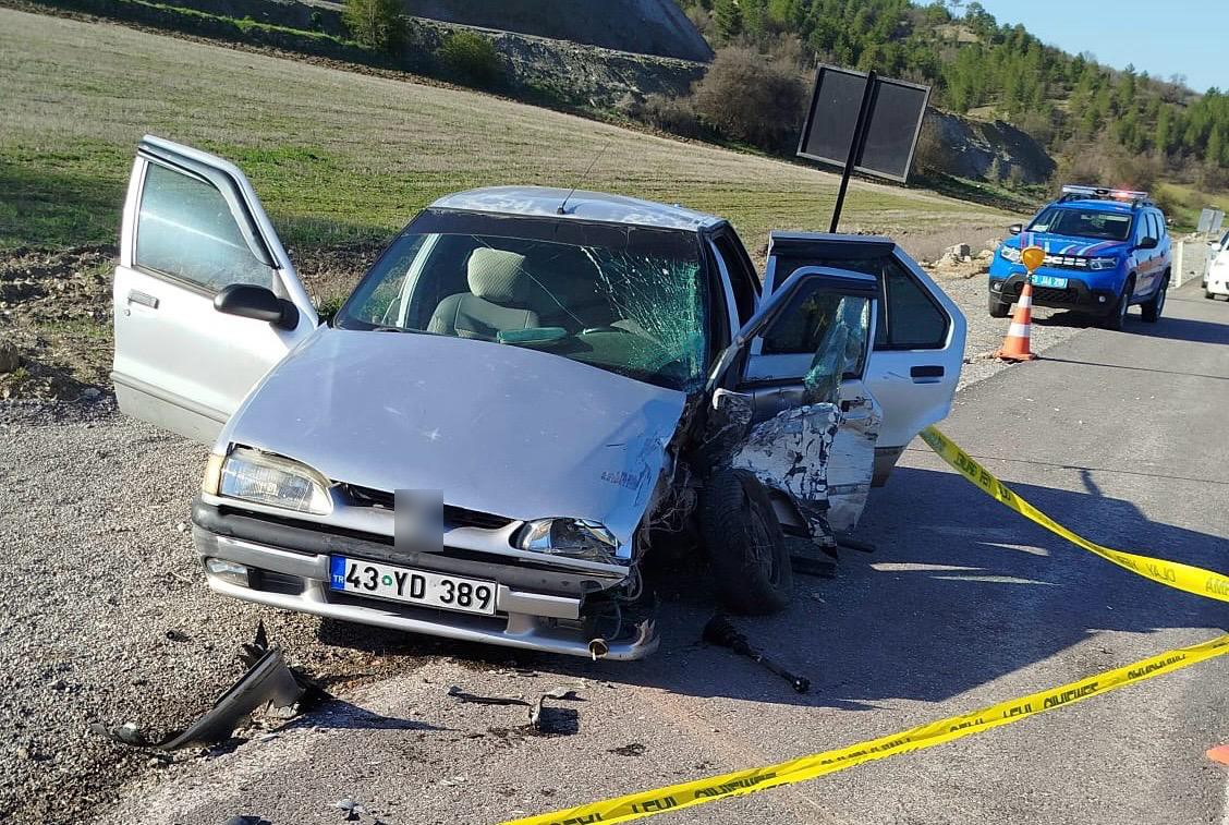 Kütahya Domaniç-Tavşanlı karayolunda trafik kazası: 3 yaralı