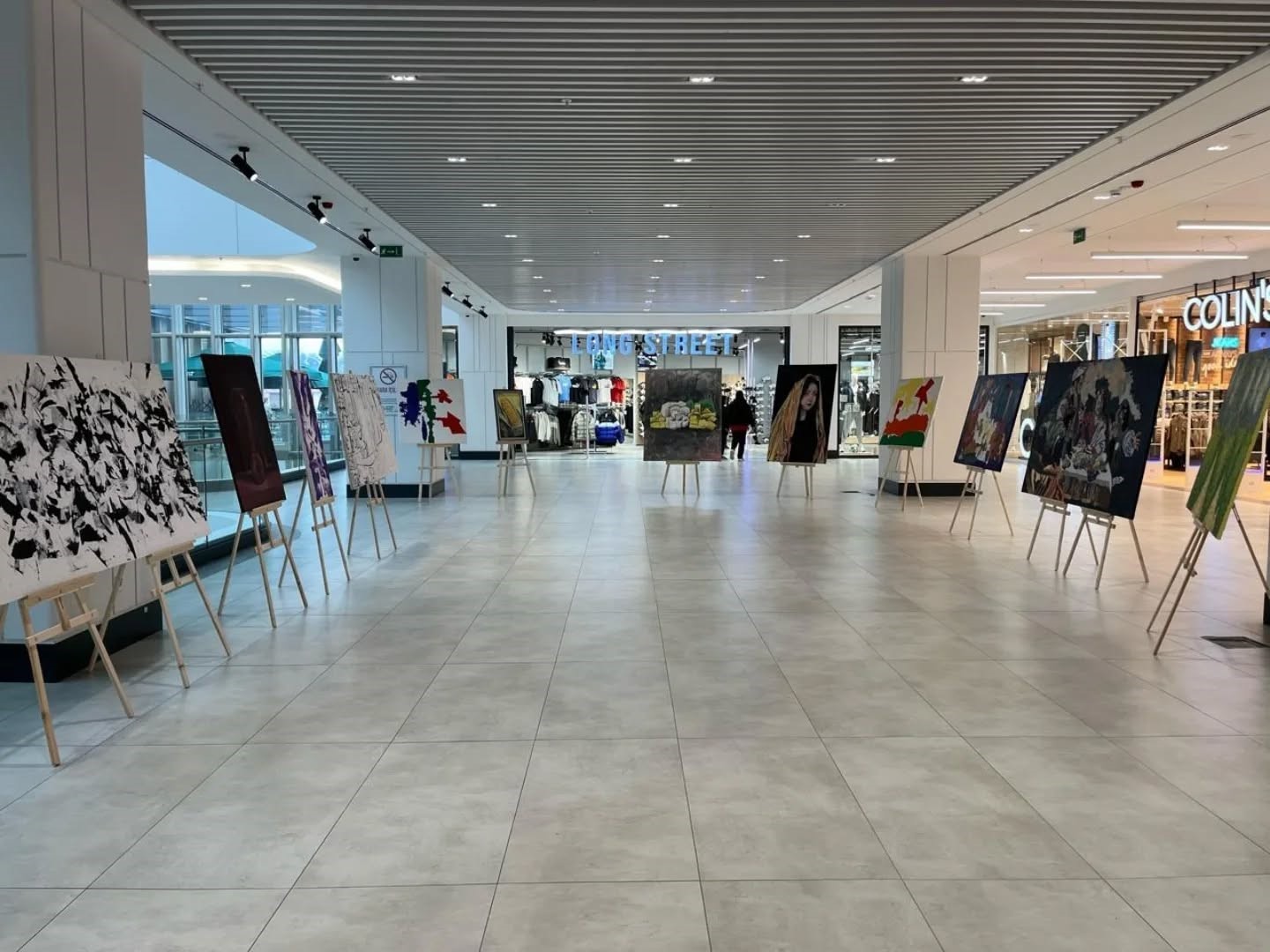 D&uuml;nya Sanat G&uuml;n&uuml;ne &ouml;zel sergi
